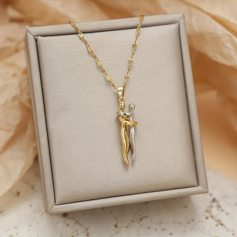 Elegant Couple Hug Heart Pendant Necklace – 18K Gold-Plated Stainless Steel Romantic Jewelry Gift for Women 💖