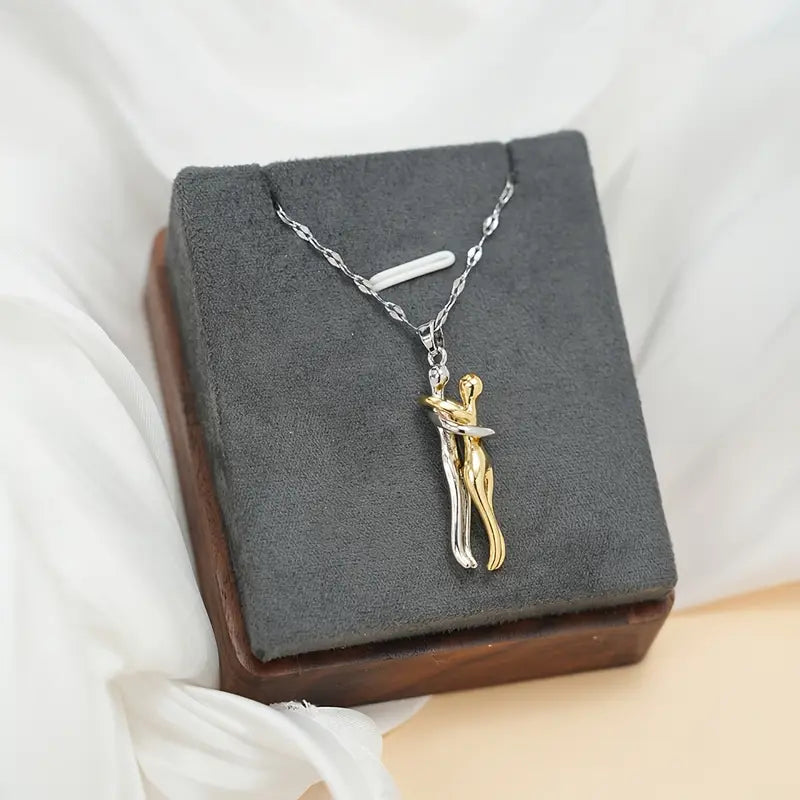 Elegant Couple Hug Heart Pendant Necklace – 18K Gold-Plated Stainless Steel Romantic Jewelry Gift for Women 💖